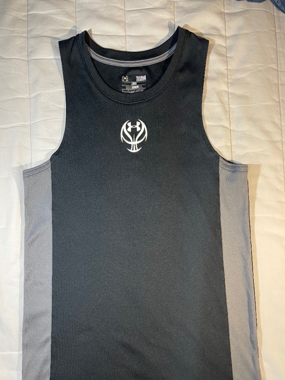 Sleeveless Under Armour Shirt / Tank Top